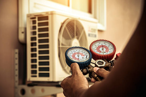 Professional Hvac technician working in Rockville, MD